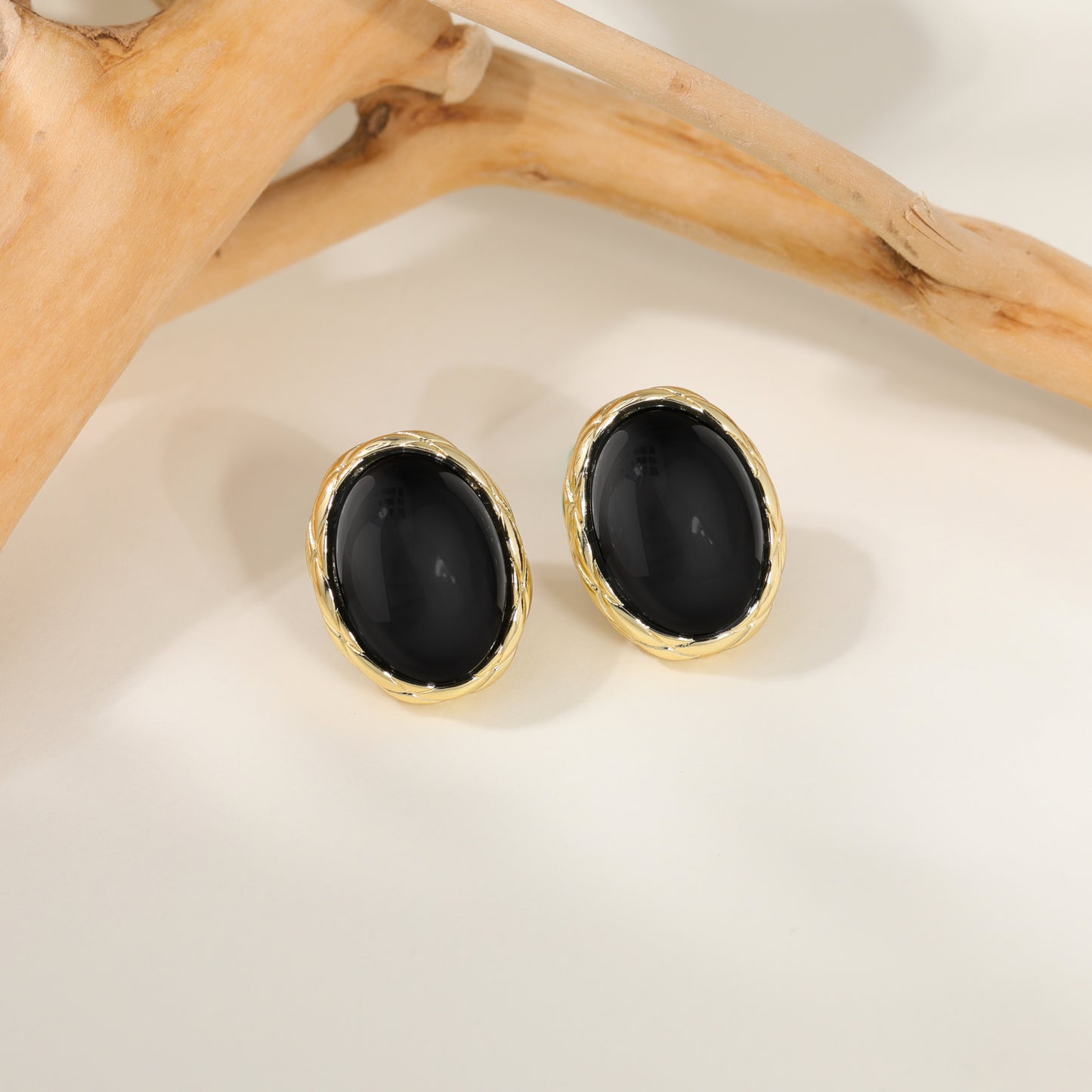 18K Gold Plated Stud Pearl Earrings for Women, Fashion White Pearl Stud Earrings Jewelry Accessory Gifts for Her