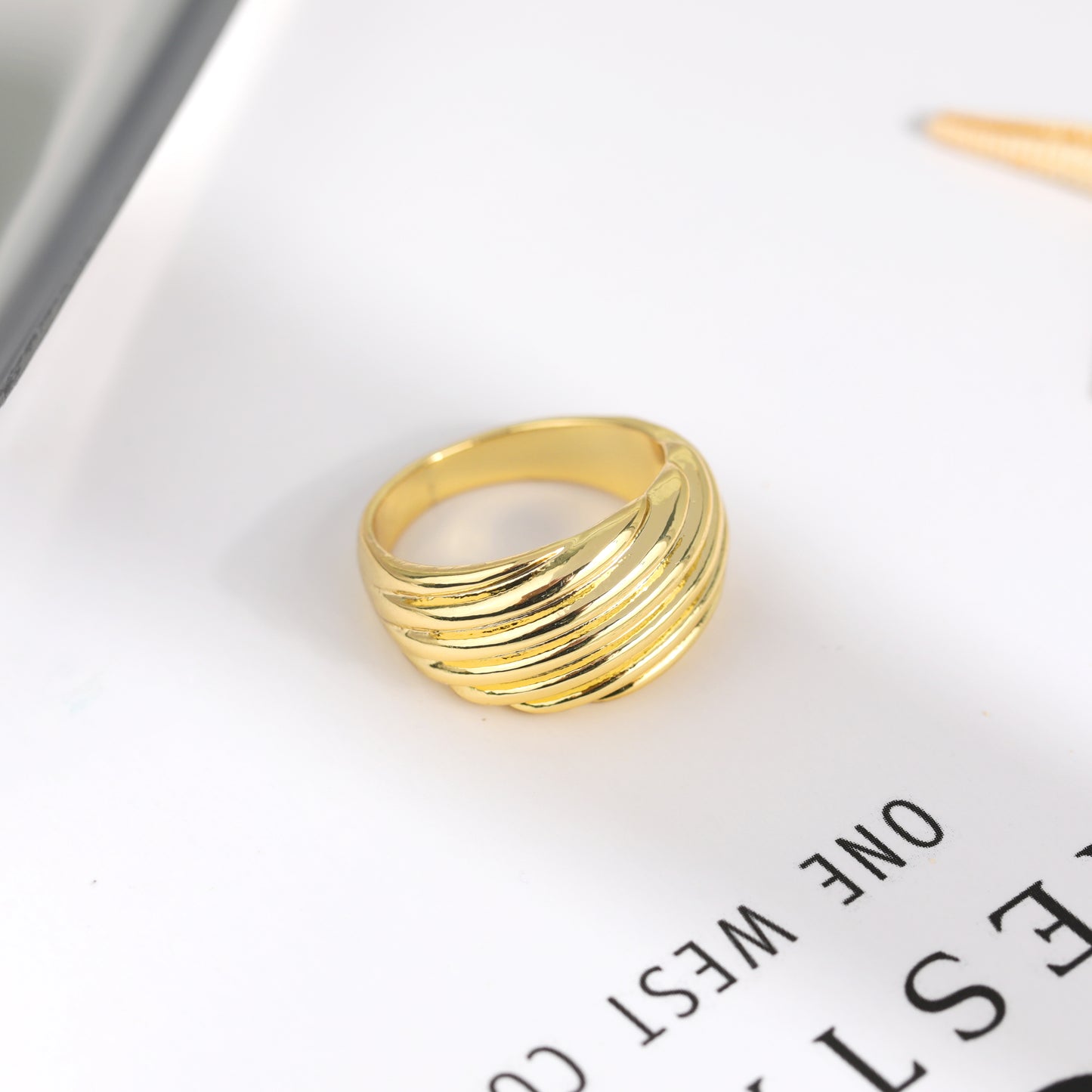 Gold Rings for Women, Chunky Statement Rings Dome Ball Gold Plated Ring Metal Lightweight Rings Band Cocktail Costume Jewelry for Her