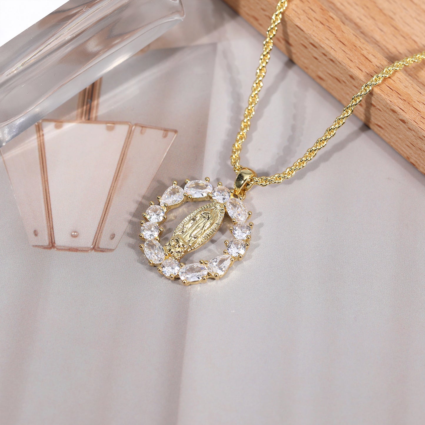 18k Gold Plated Virgin Mary Pendant Necklace for Women Catholic Religious Christian Jewelry for Her