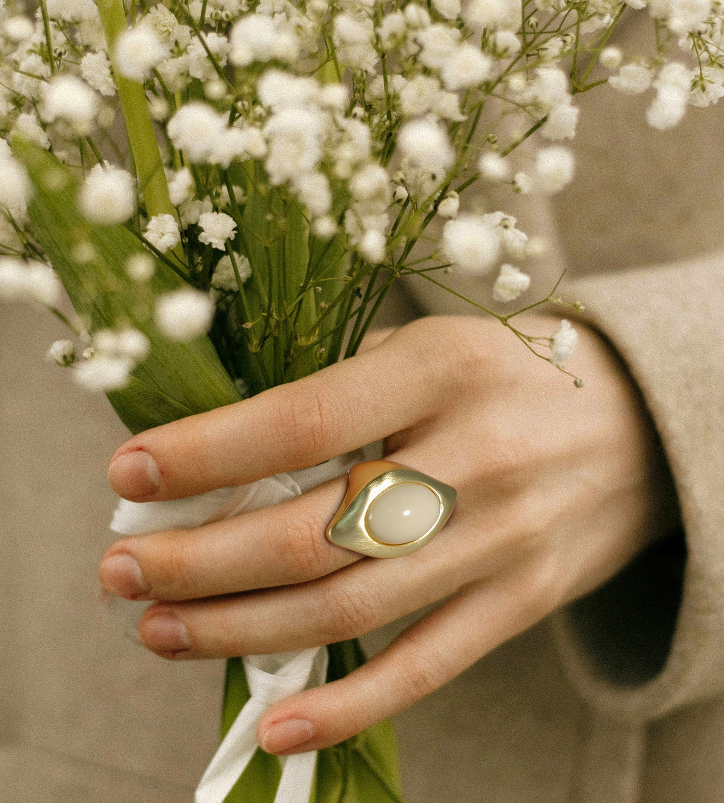 Gold Chunky Rings for Women, Vintage Stone Statement Band Rings Metal Rings Cocktail Costume Jewelry Gifts for Her