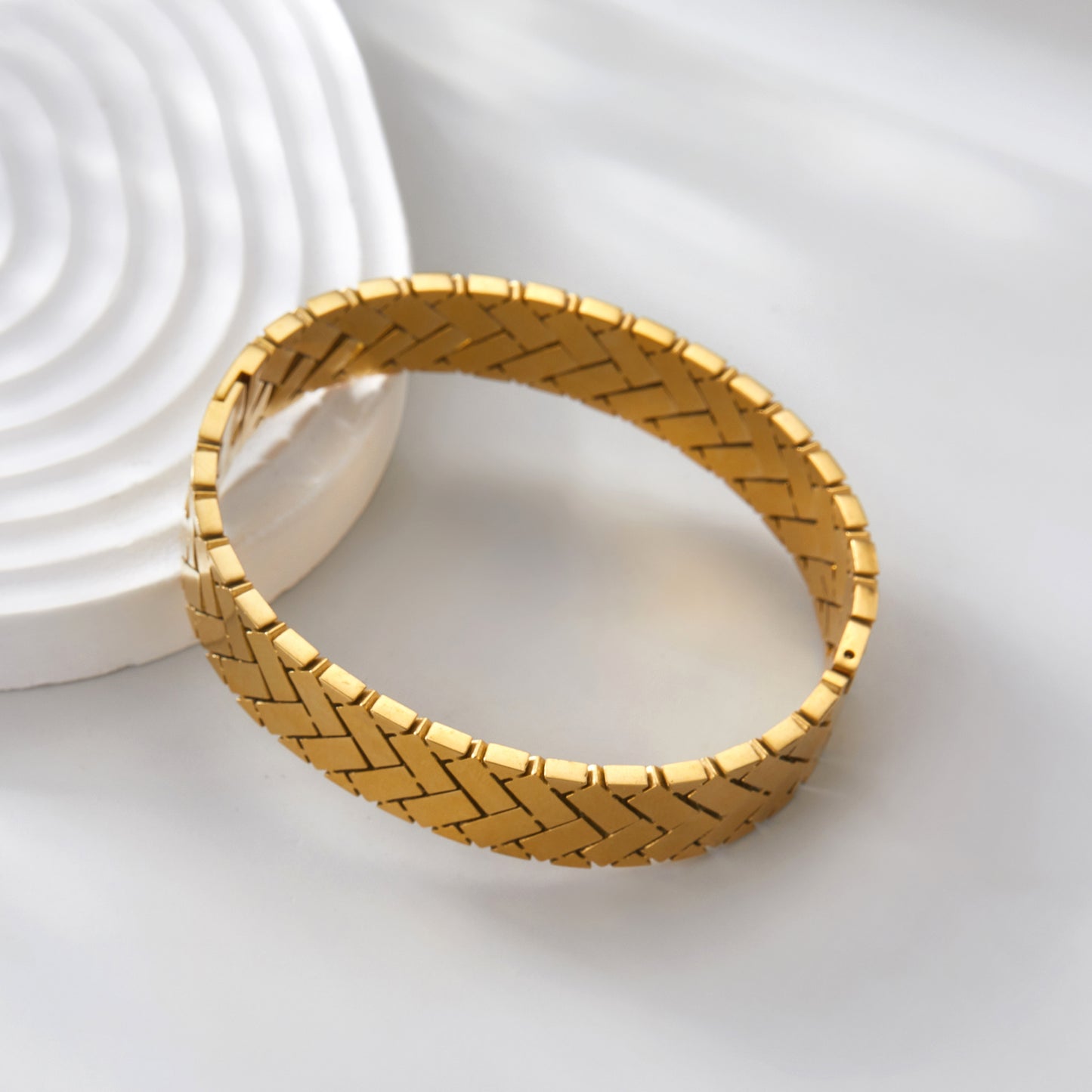 Gold Chunky Bracelets for Women, 14K Gold Plated Wide Chunky Bangle Bracelets Jewelry for Women Gifts for Her