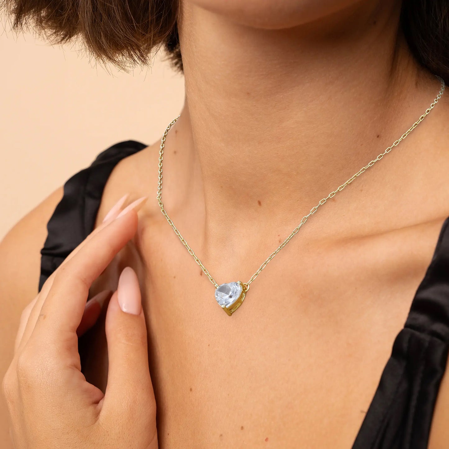 Aprilery Gold Pendant Necklaces for Women Cubic Zirconia Heart Necklace Trendy Gold Chain Necklaces Dainty Jewelry Gift