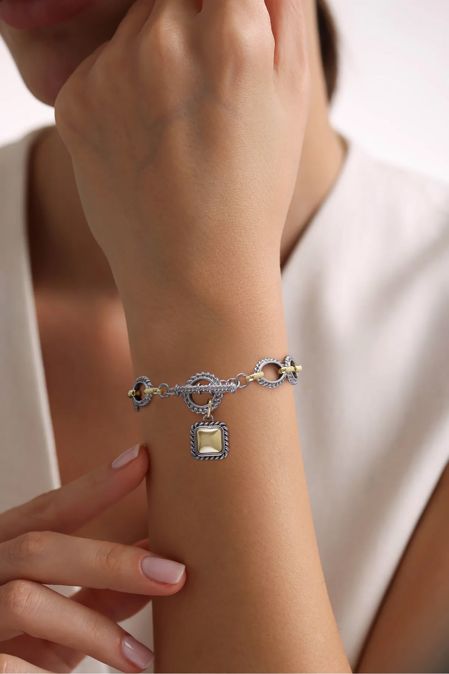 Aprilery Cable Link Bracelet for Women Two Tone Circle Chain Bangle Link Bracelets Trendy Silver and Gold Bracelets Jewelry