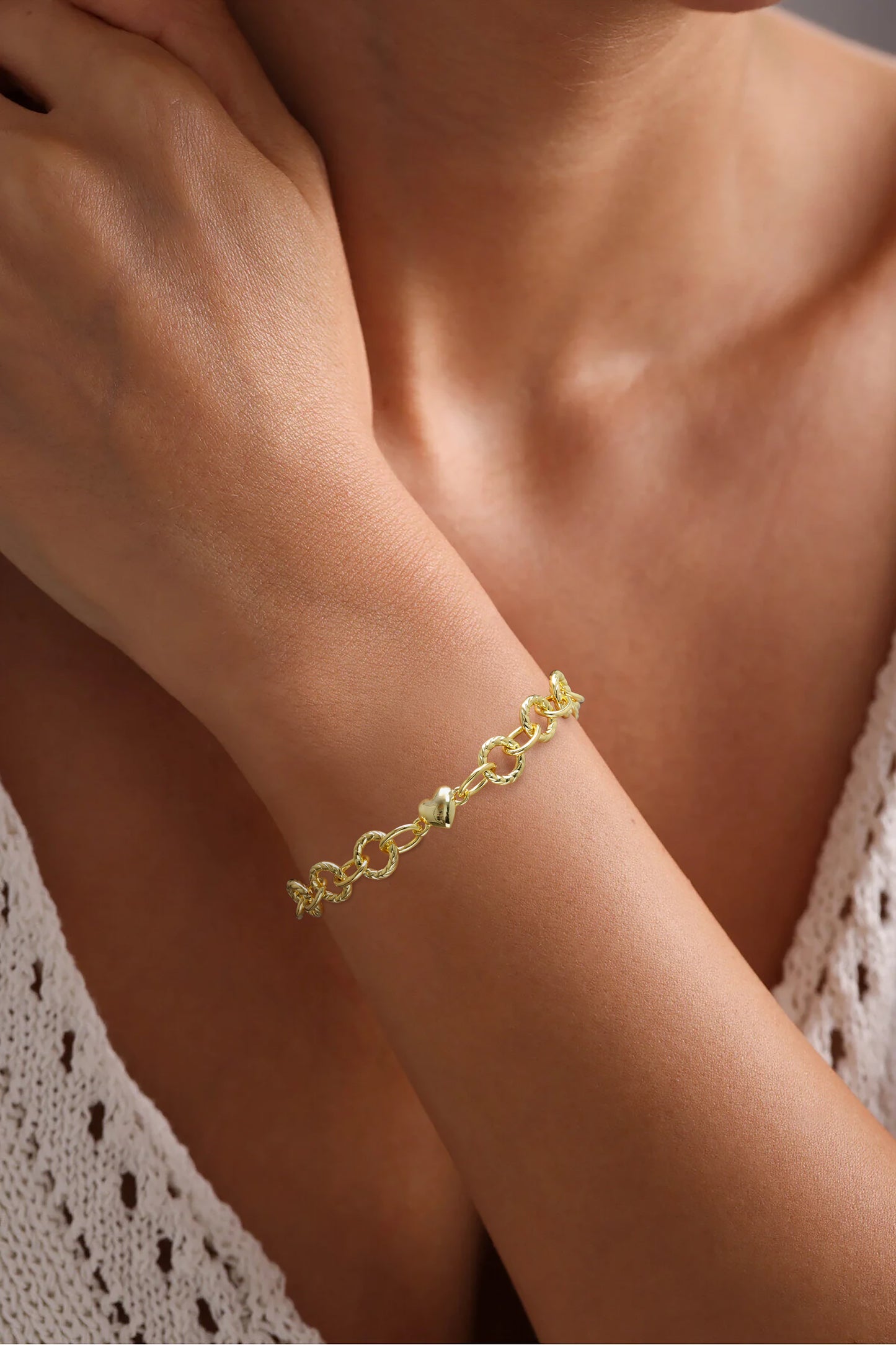 Aprilery Cable Link Bracelet for Women, Gold Circle Chain Bangle Heart Bracelets Trendy Silver and Gold Bracelets Jewelry