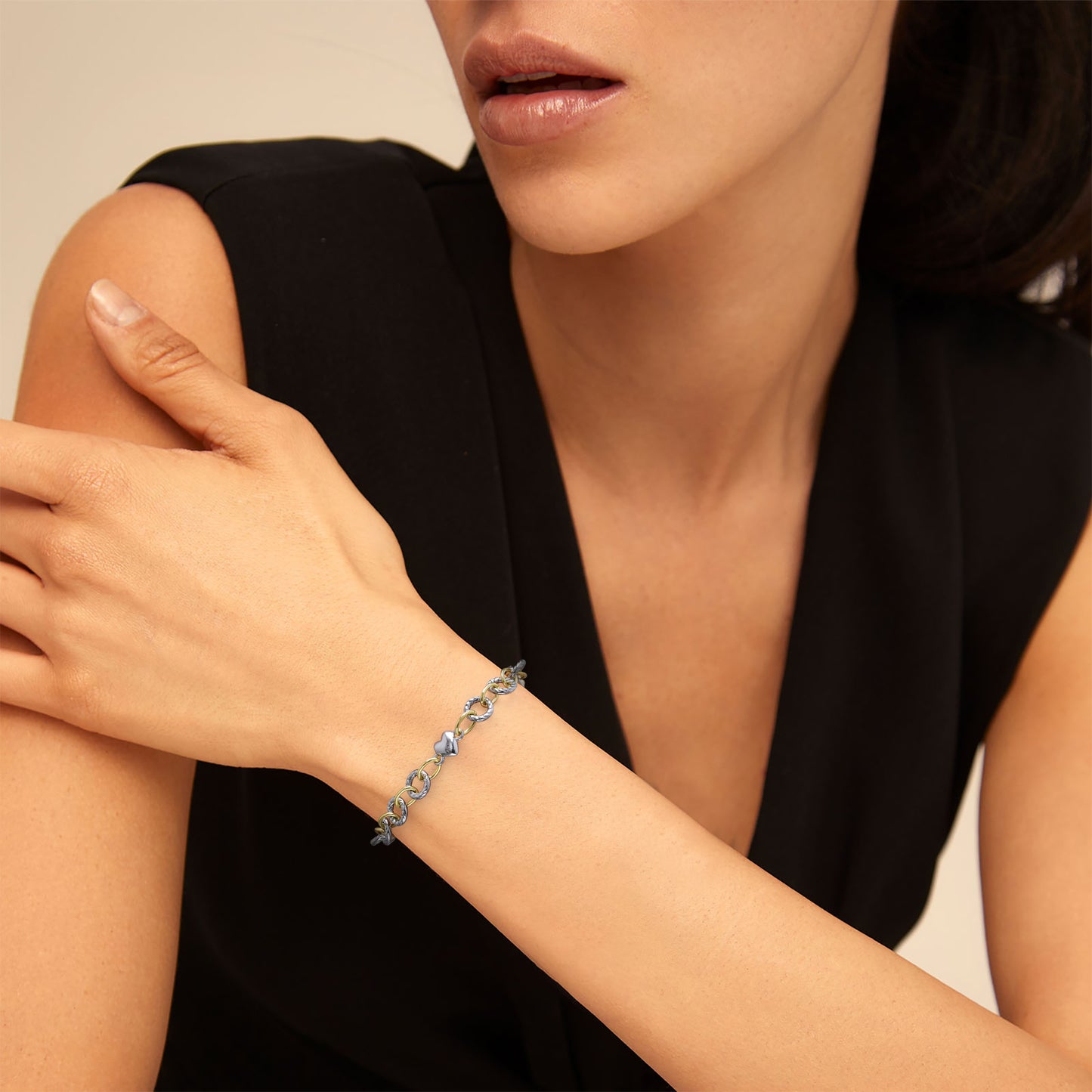 Aprilery Cable Link Bracelet for Women, Gold and Silver Circle Chain Bangle Heart Bracelets Trendy Silver and Gold Bracelets Jewelry