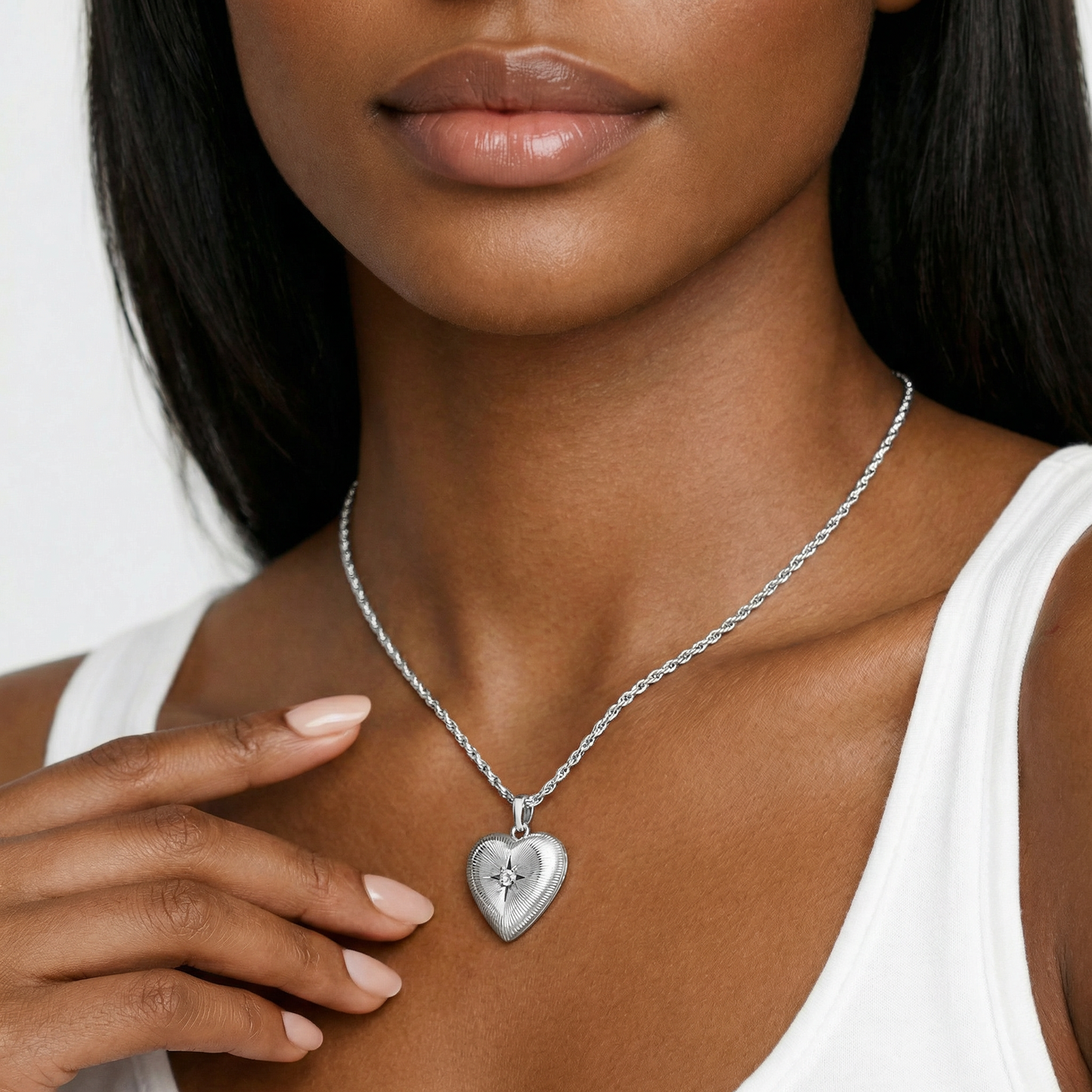 Aprilery Gold Pendant Necklaces for Women Heart Necklace Gold Dainty Fashion Necklaces Jewelry Gifts